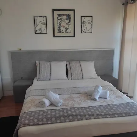 Apartament Deleut *